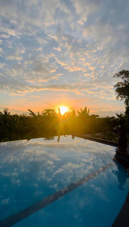 Sunset Hill Lembongan Hotel Екстериор снимка