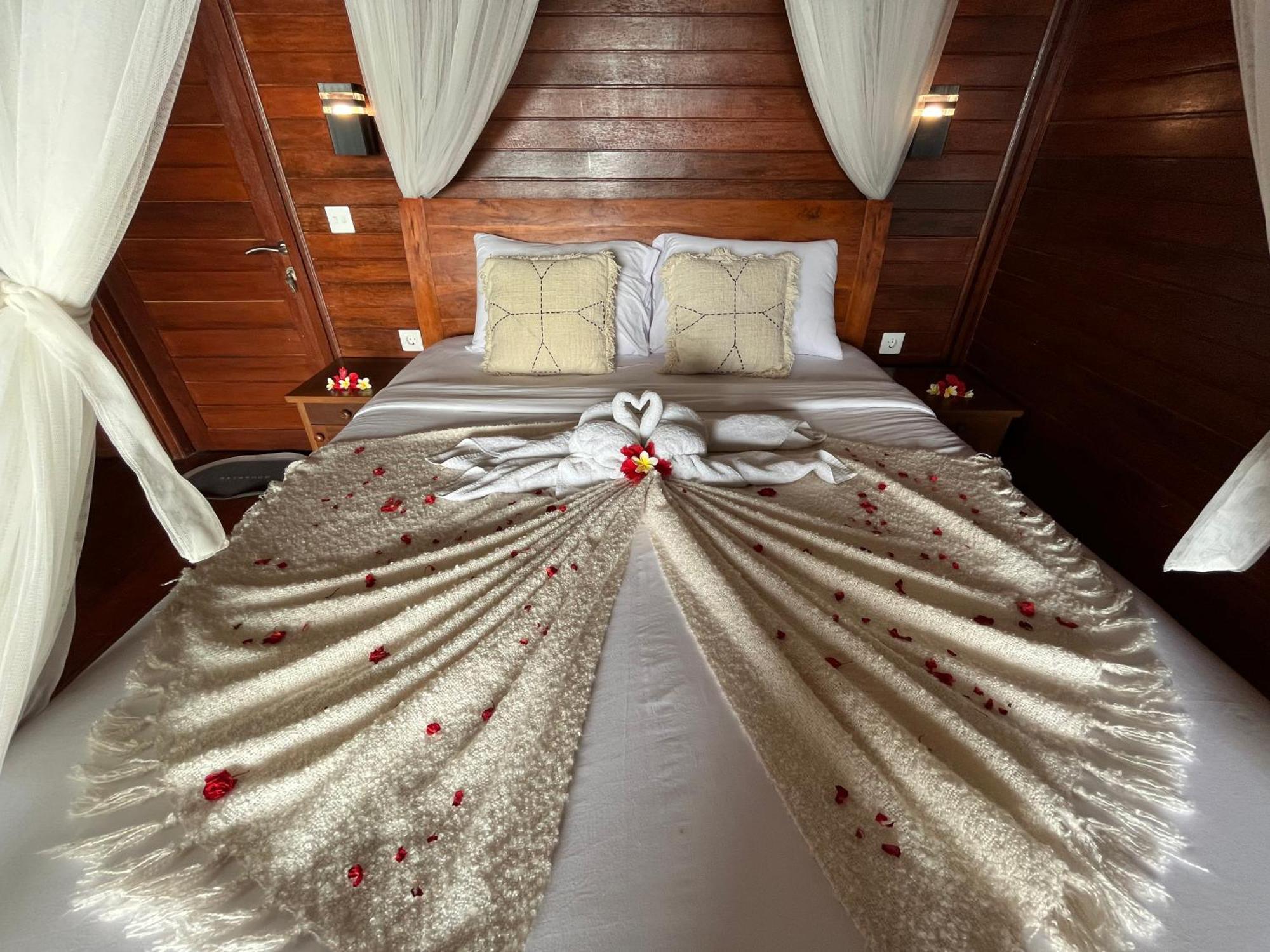 Sunset Hill Lembongan Hotel Екстериор снимка