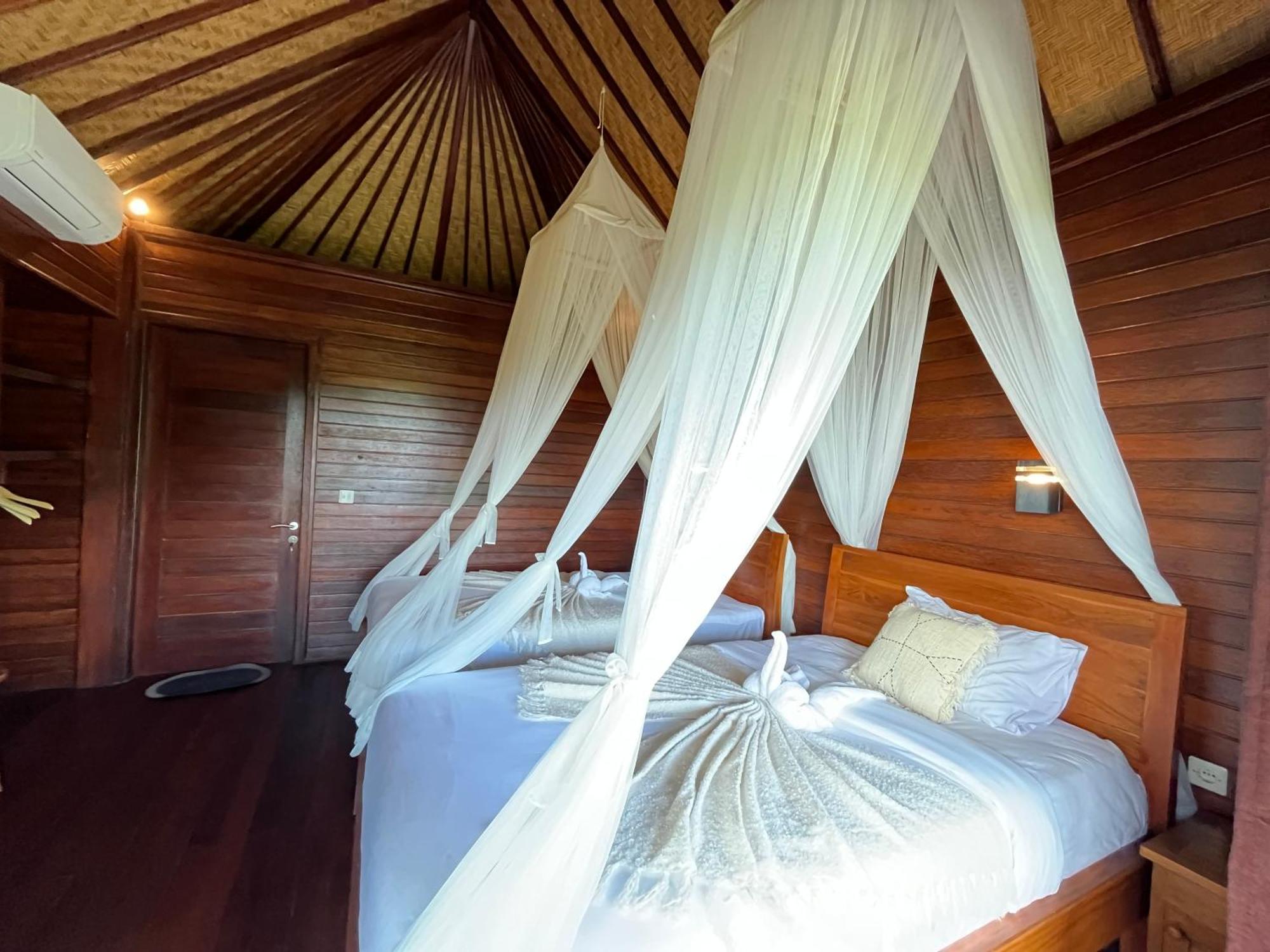 Sunset Hill Lembongan Hotel Екстериор снимка