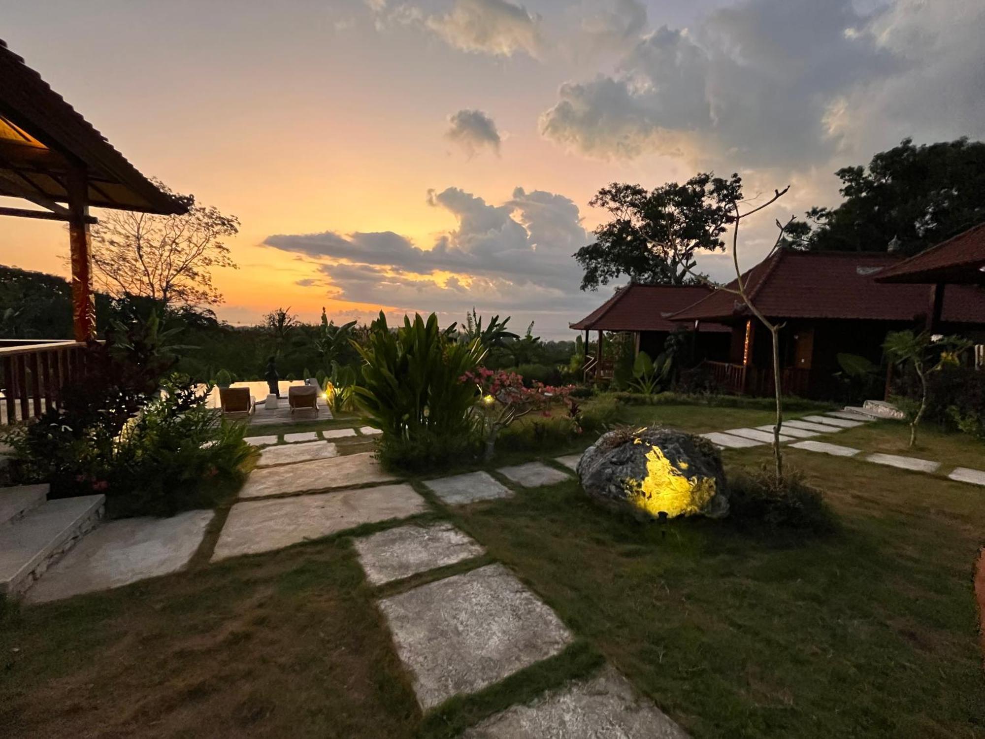 Sunset Hill Lembongan Hotel Екстериор снимка