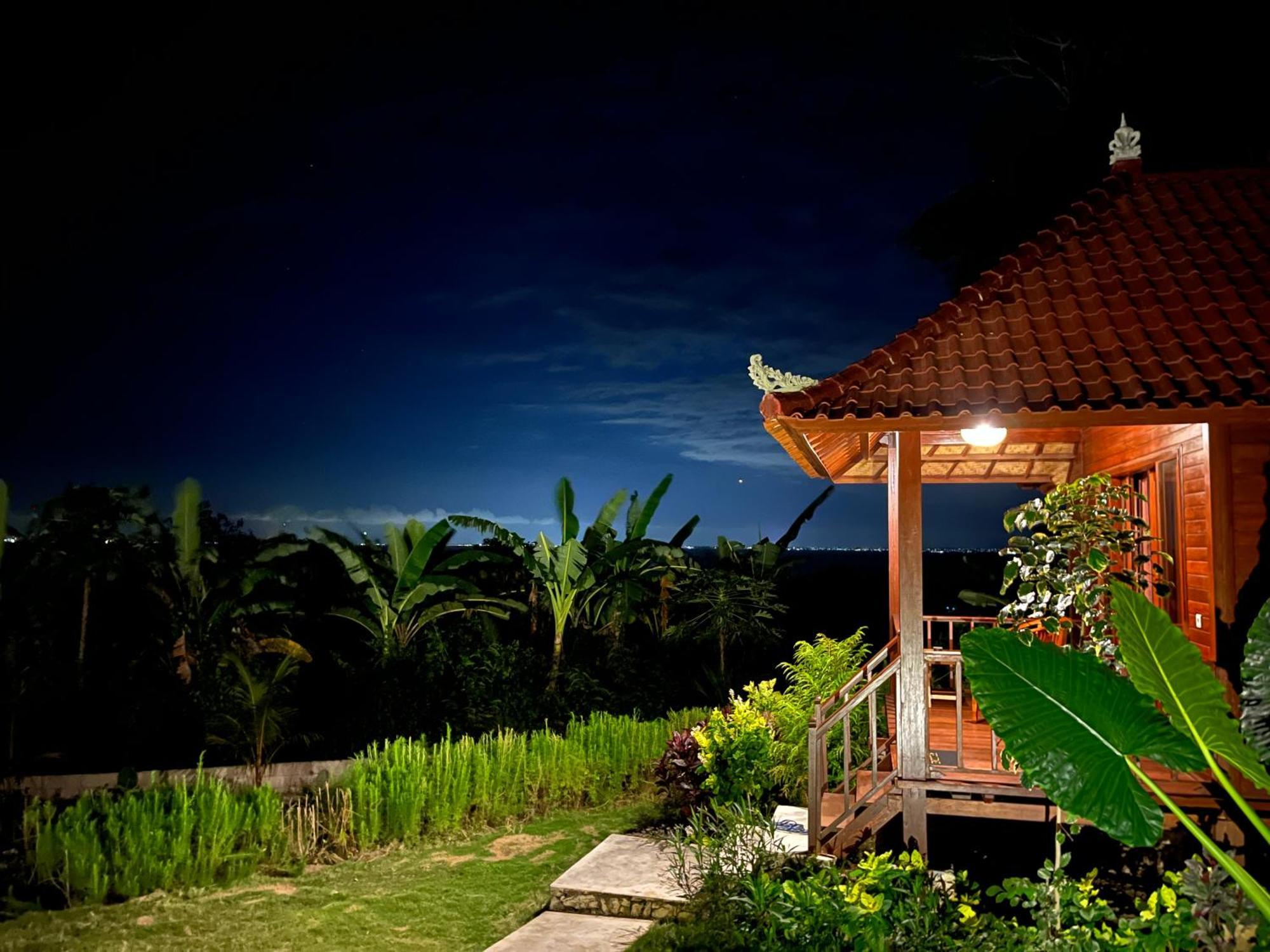 Sunset Hill Lembongan Hotel Екстериор снимка